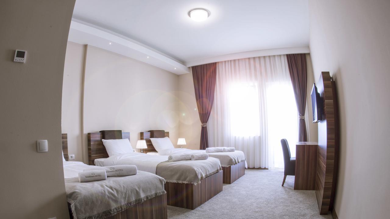 Semitronix Hotel Prishtina Pristina Esterno foto