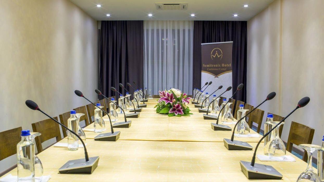 Semitronix Hotel Prishtina Pristina Esterno foto